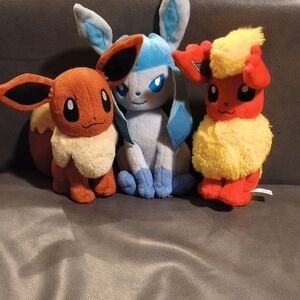Pokemon Plushie ×3 Flareon, Sylveon, Eevee Collection